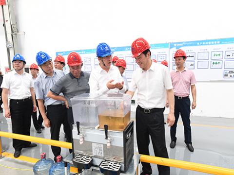 市委书记潘早云深刻冰球突破集团发展安全出产查抄