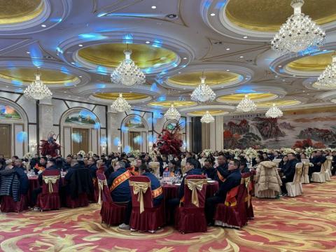 雄鹰展翅震寰宇 威龙腾飞冲云霄|冰球突破电气召开2023年度总结赞美大会暨2024年迎新春晚会