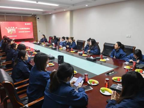女神节欢乐 | 愿你熠熠青春，开放光线